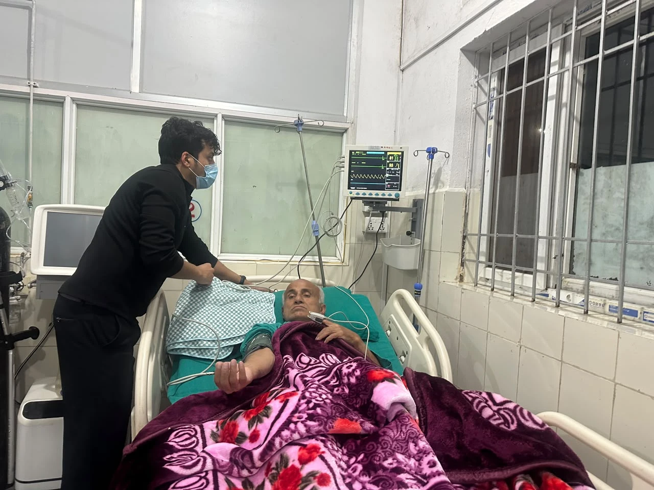 स्वास्थ्य अवस्था जटिल बनेपछि डा. गोविन्द केसी इलाम अस्पताल भर्ना