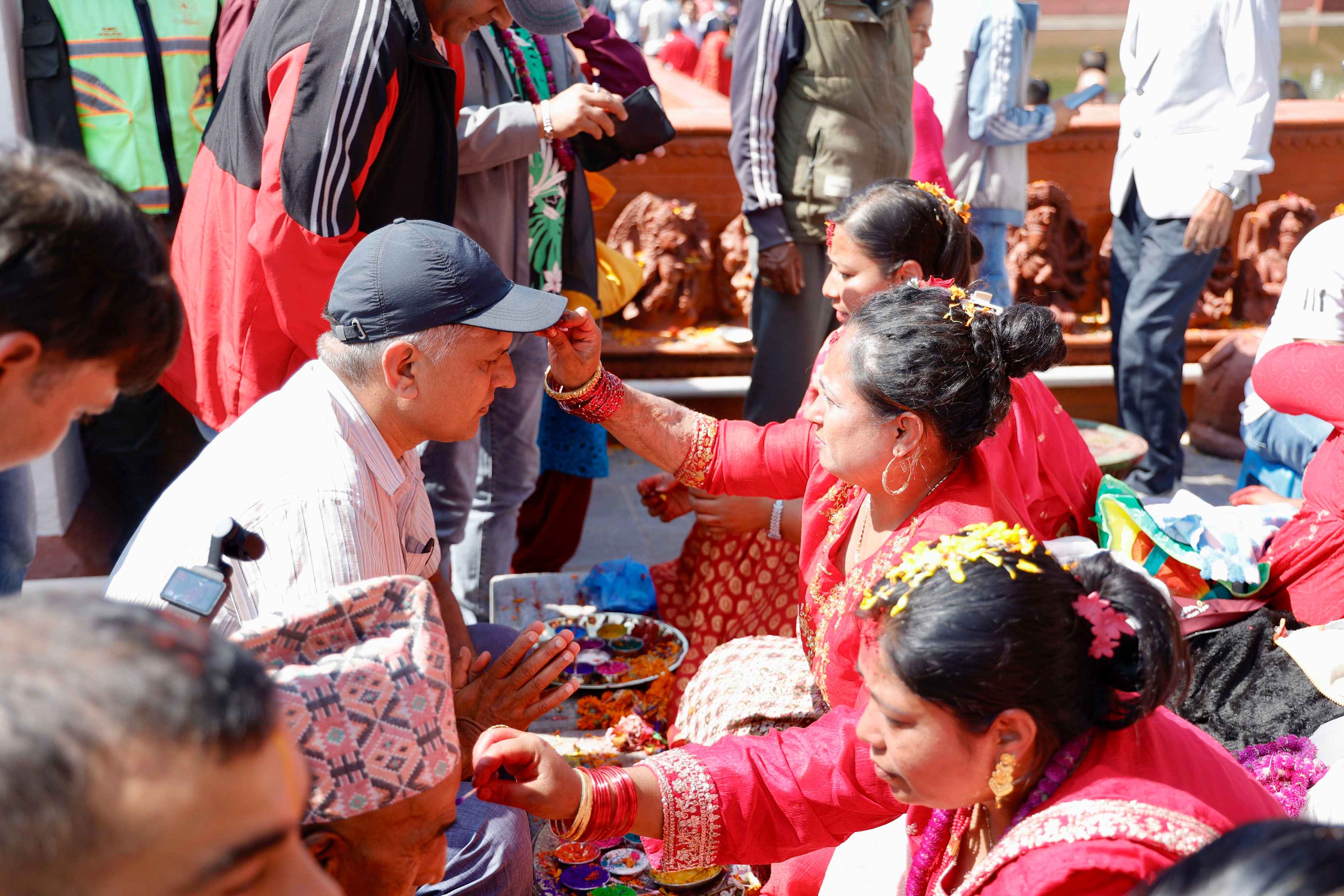 तिहारको मुख्य दिनः लगाइयो भाइटीका, सकियो तिहार