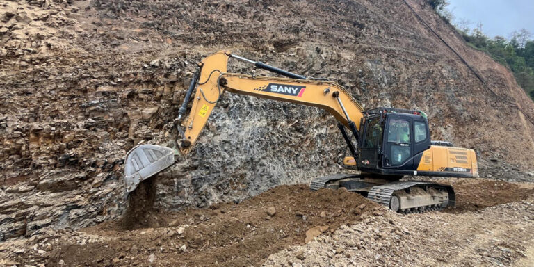 गुल्मीको आँपचौर–शान्तिपुर सडक धमाधम स्तरोन्नति हुँदै