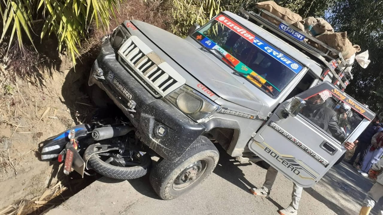 इलाममा सवारी दुर्घटना हुँदा दुईजना घाइते