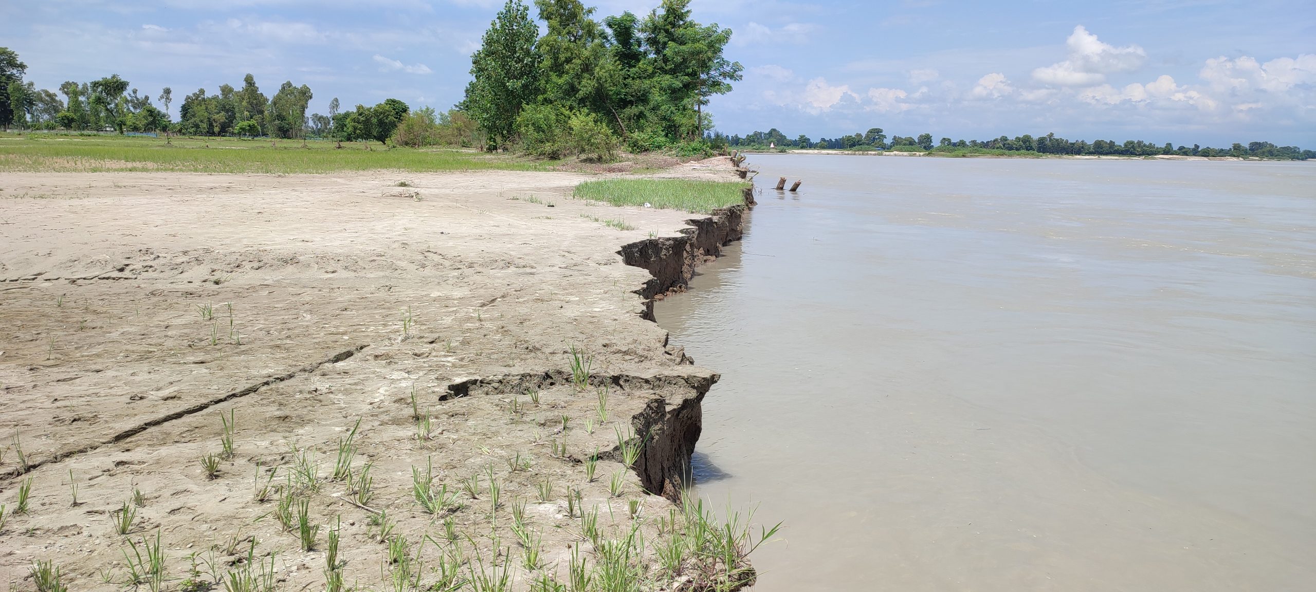 महाकालीको कटानले दोधारा चाँदनीको कुतियाकवर बस्ती जोखिममा