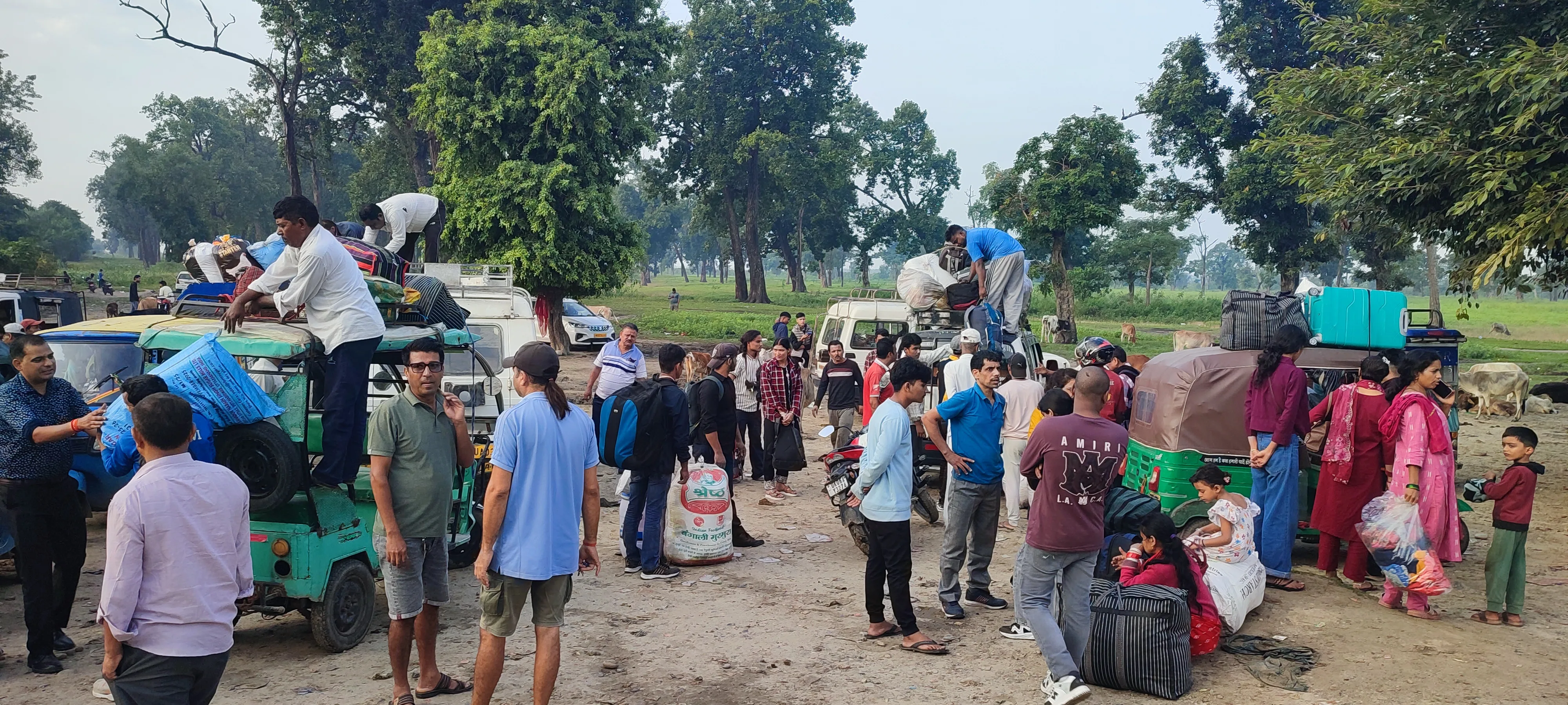 भारतबाट फर्किनेको गड्डाचौकीमा भीड, छ प्रकारका रोगको परीक्षण
