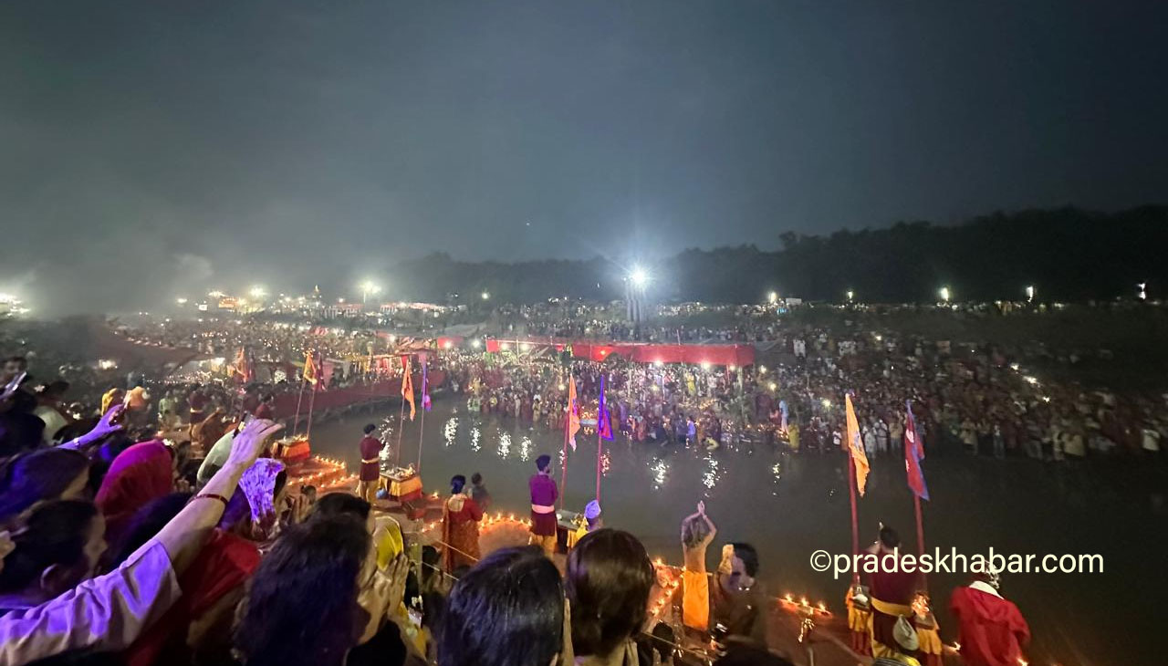 इटहरीमा छठ पर्वको उत्सव (फोटोफिचर)