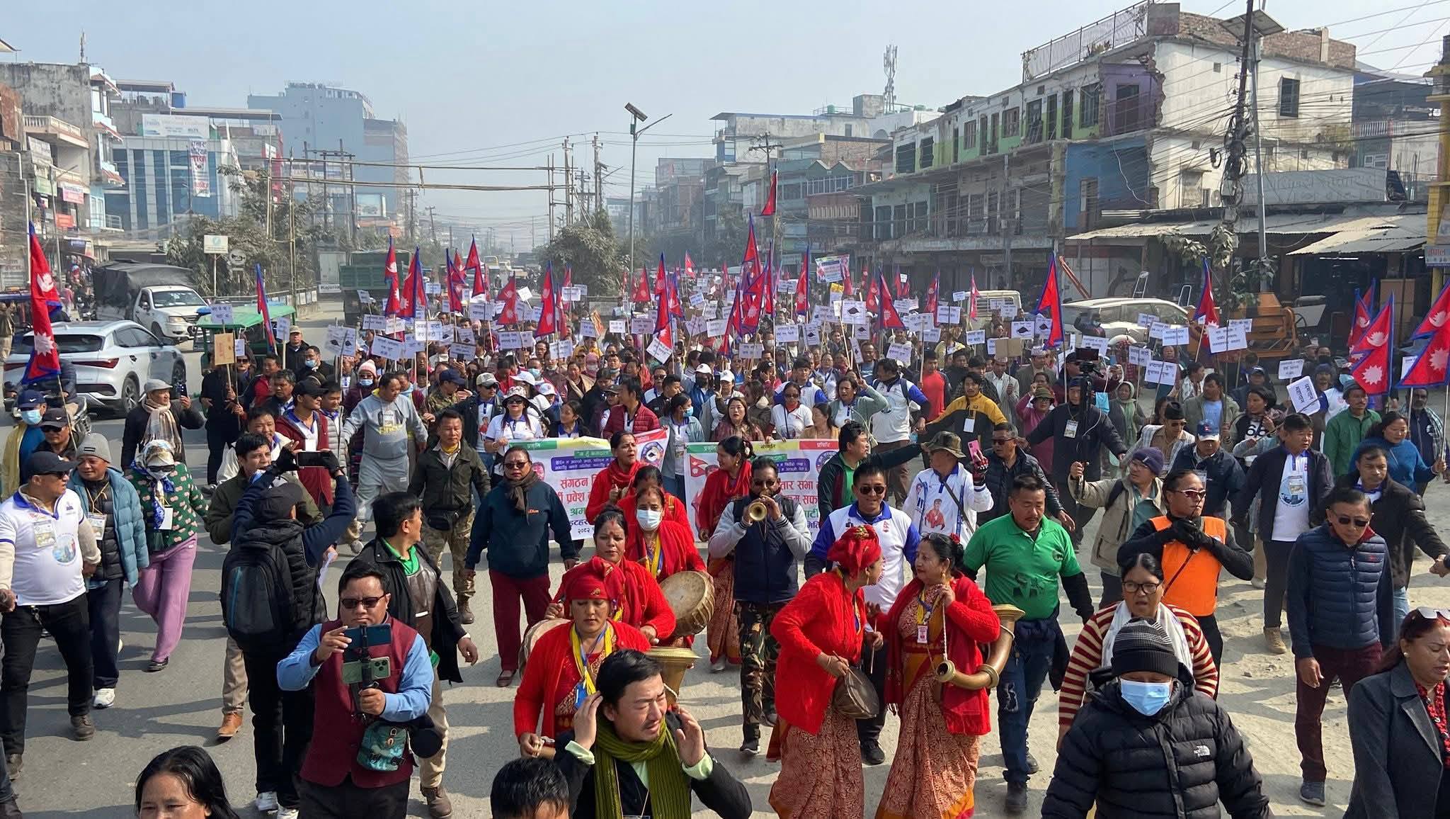 इटहरीमा हर्कले भने, 'देश बनाउन श्रमदान अनिवार्य छ'