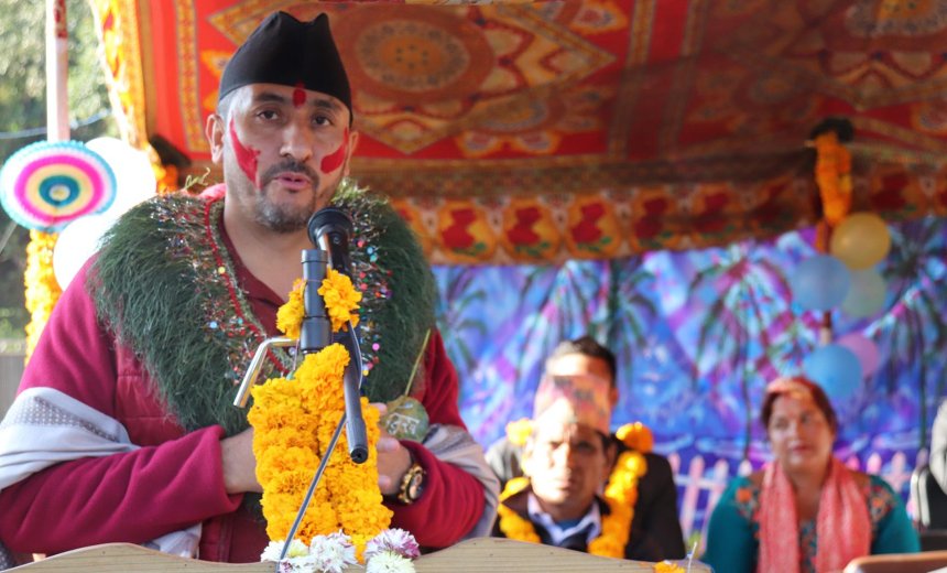 शिक्षक सिवाकोटीका आँखामा झल्कियो २५ वर्षअघिको ‘तेज विद्यार्थी’