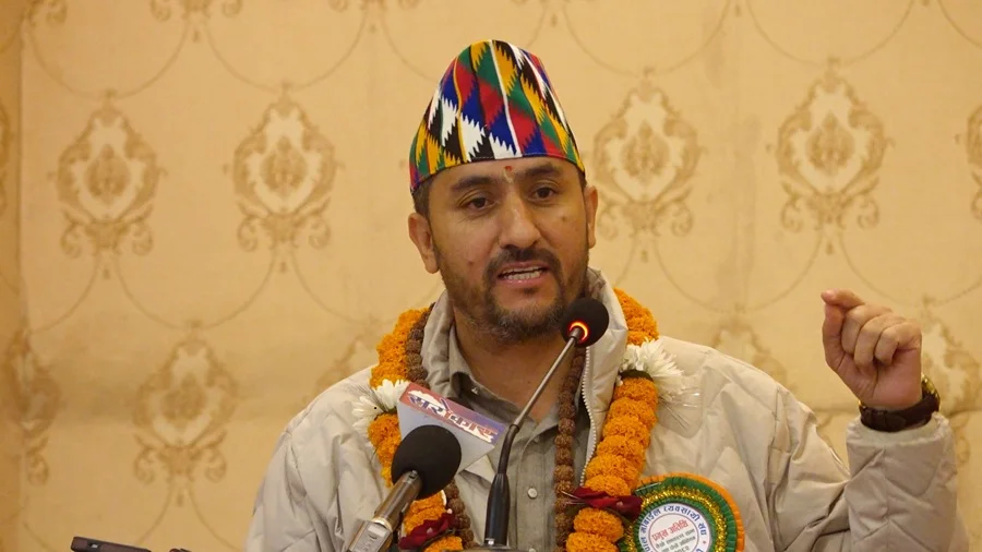 गैरदलीय मन्त्री कि भावी उम्मेदवार? ललितपुर–२ मा सञ्चारमन्त्री खरेल घरदैलोमै जनमत बुझ्दै