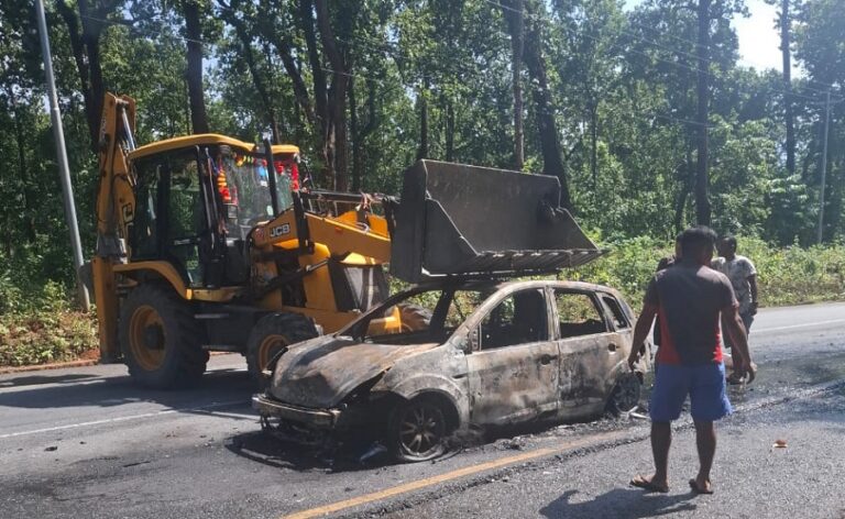 इलामबाट काठमाडौँ जाँदै गरेको कार उदयपुरमा जलेर नष्ट, एक घाइते
