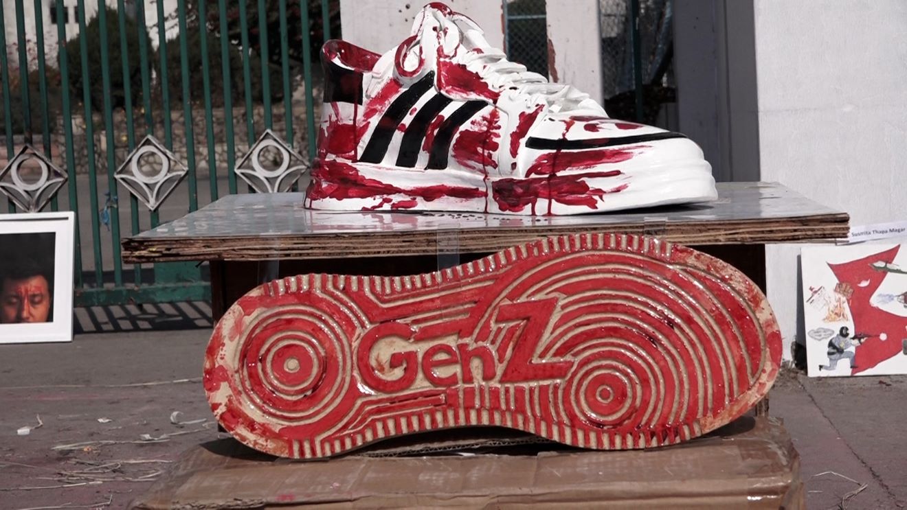 जेनजीहरुको आवाज कलामार्फत, संसद भवन अगाडि प्रदर्शन