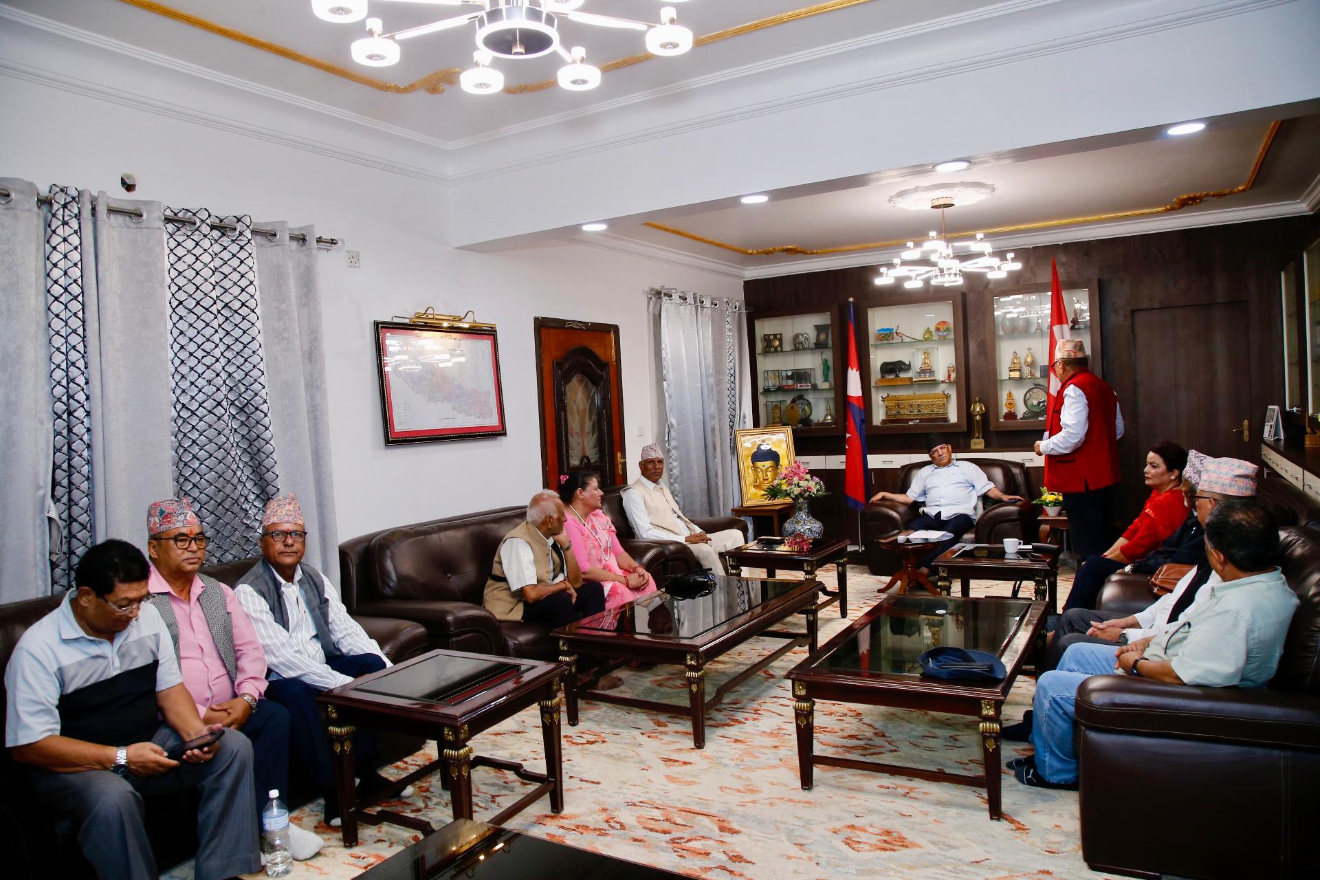 २५ सयभन्दा बढी जेष्ठ व्यक्ति नागरिकताविहीन, समस्या समाधान गर्न माग