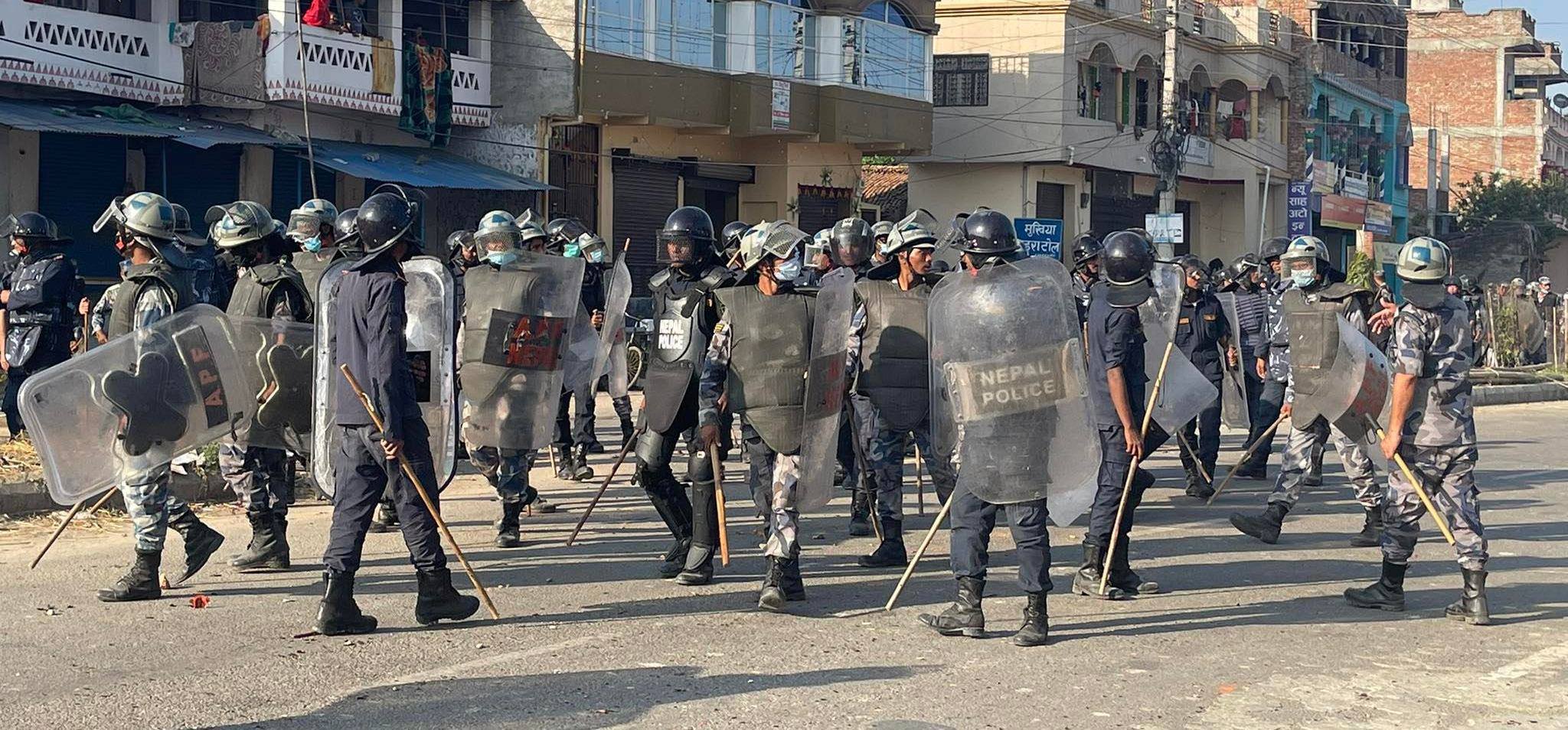 धनुषामा मूर्ति विसर्जनको क्रममा दुई समुदायबिच विवाद