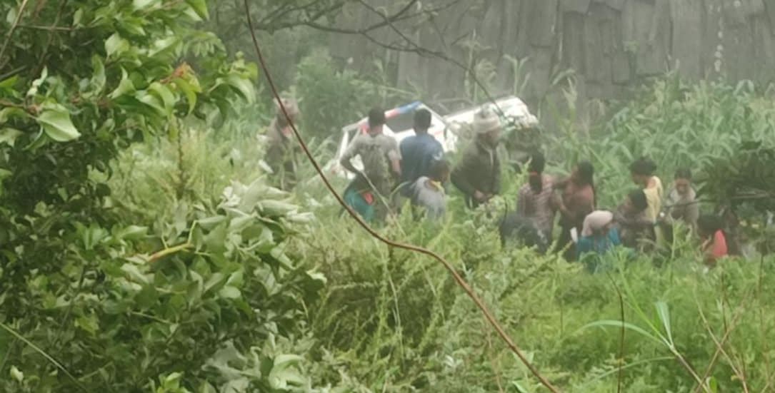 जीप दुर्घटना हुदाँ आमाछोरीसहित ३ जनाको मृत्यु