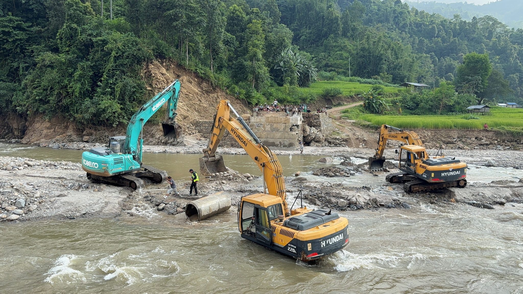 इलामको जोगमाई खोलामा डाइभर्सन निर्माण