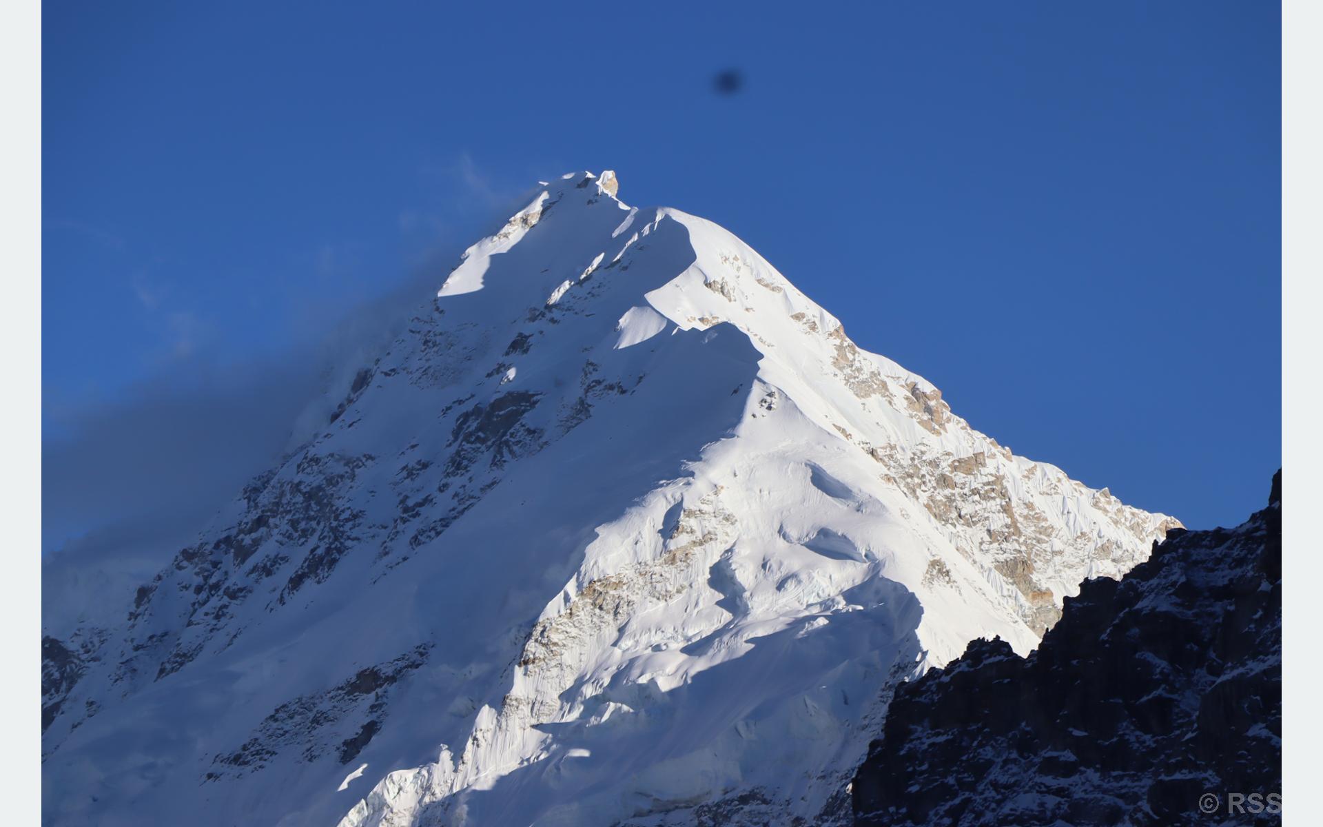 ३०० विदेशी पर्यटकले गरे कञ्चनजङ्घा हिमाल क्षेत्र भ्रमण