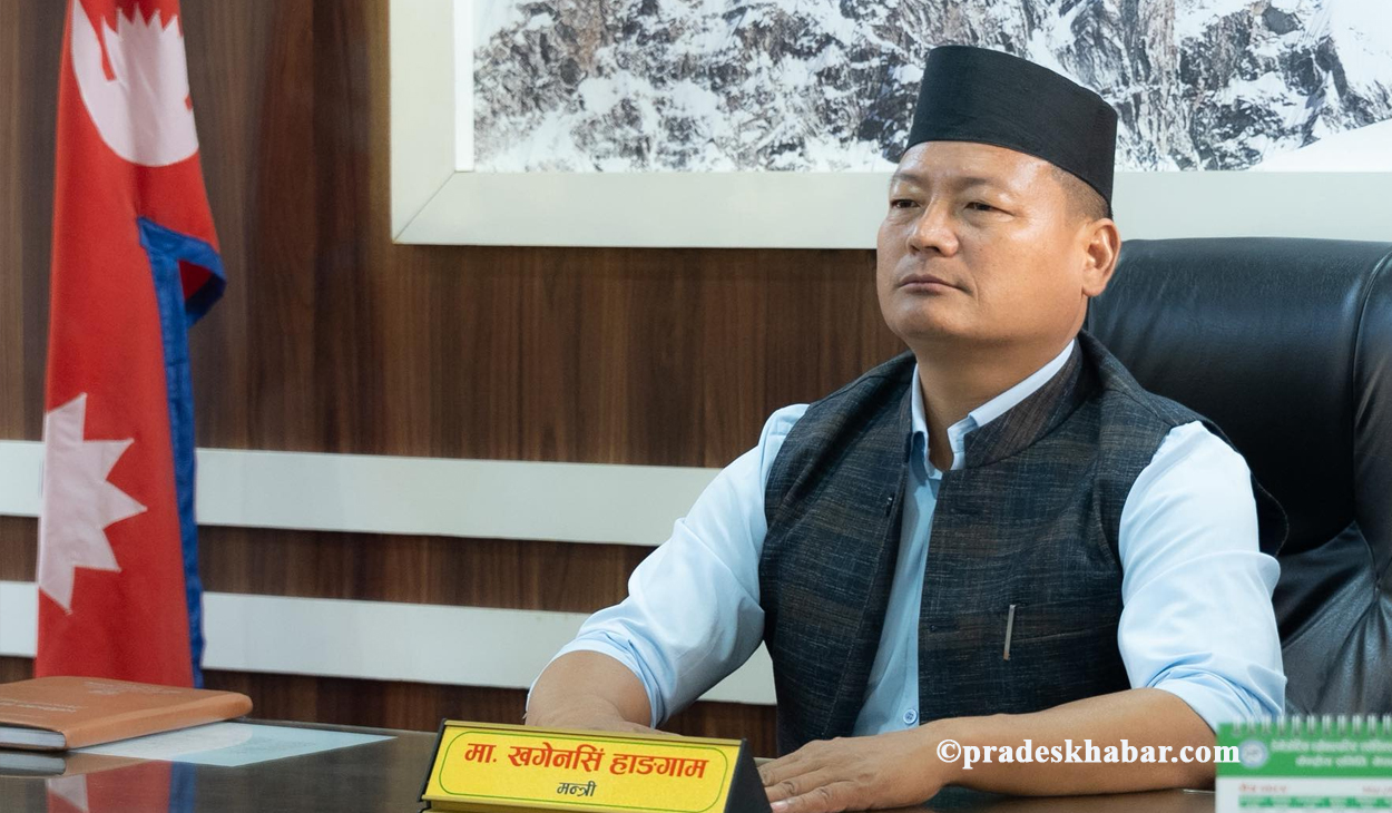 सचिवको चाबी खोसेको आरोप लागेका मन्त्री भन्छन्,‘यस्तो सचिवसँग बसेर काम गर्न सक्दिन’