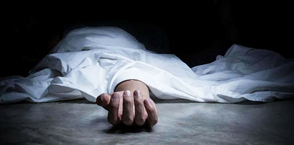 बाटोमा चिप्लिएर दुईको मृत्यु