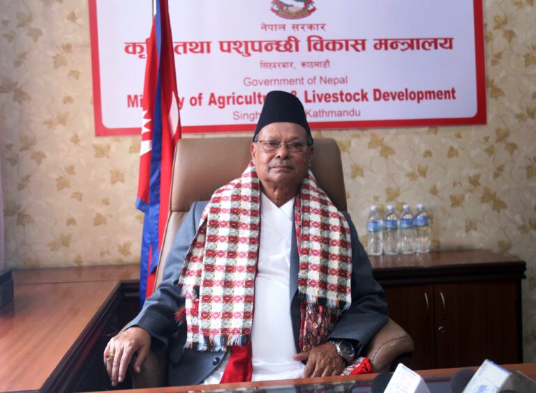 रासायनिक मल वास्तविक किसानलाई पुग्ने गरी ‘अनलाइन सिस्टम’ विकास गर्दैछौं : मन्त्री परियार