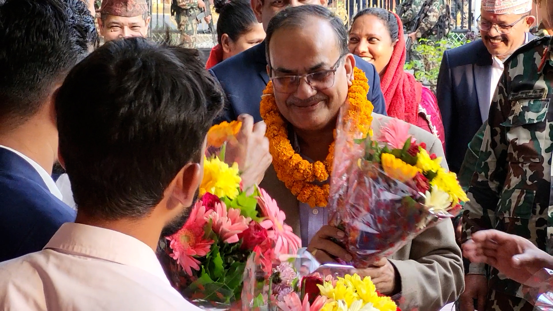 मधेश प्रदेशका नवनियुक्त प्रदेश प्रमुख डा.लाभद्वारा पदभार ग्रहण