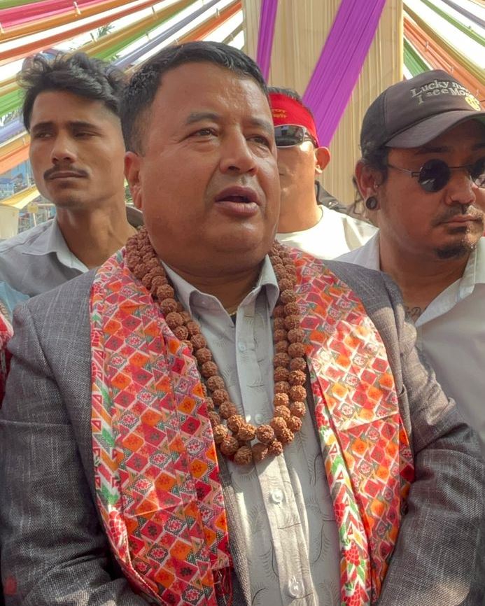 समान्तर राज्यको अभ्यास गर्ने कार्य बेठिक ः महेश बस्नेत