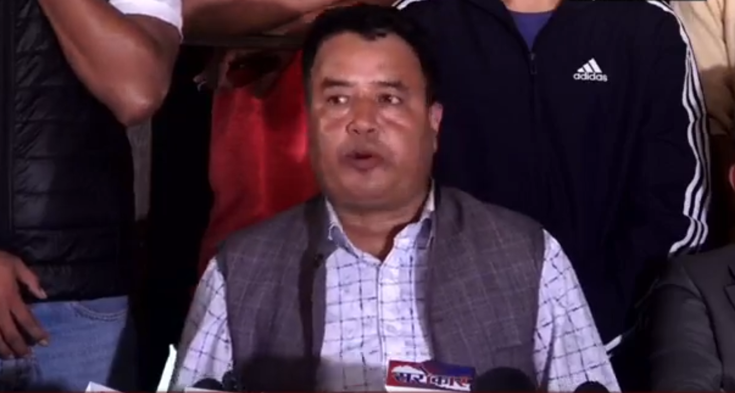 महेश बस्नेतको चेतावनी-‘ओलीलाई छोए देशभर आगो बल्छ’