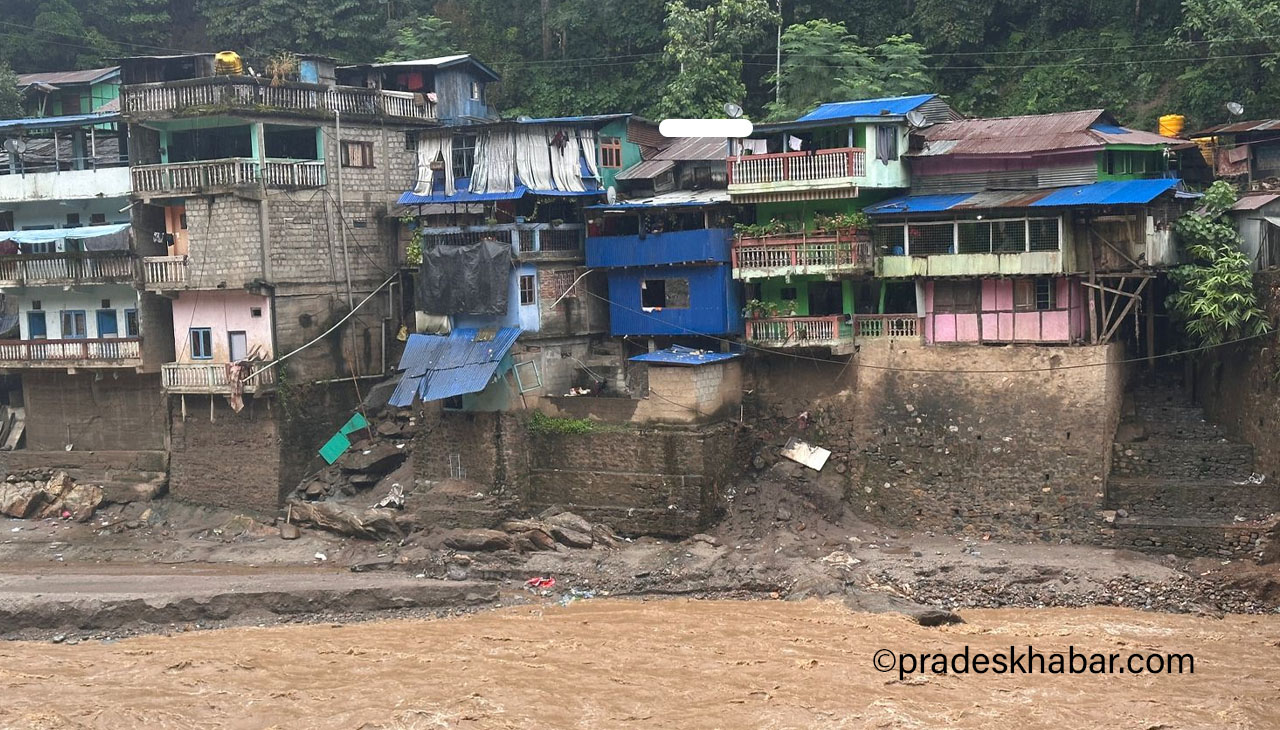श्रद्धा सहित पूजा गरिने माई खोलामा होटलवालाको शौचालय