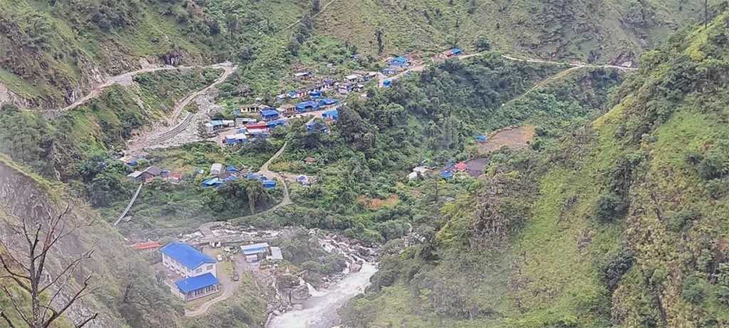 व्यापारिक केन्द्र बन्यो अपिको मकरीगाड