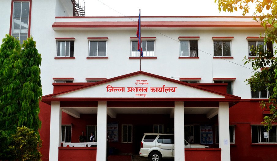 जिल्ला प्रशासनको चेतावनी- हेटौंडामा सडक विस्तारमा अवरोध पुर्‍याए कडा कारबाही गर्छौं