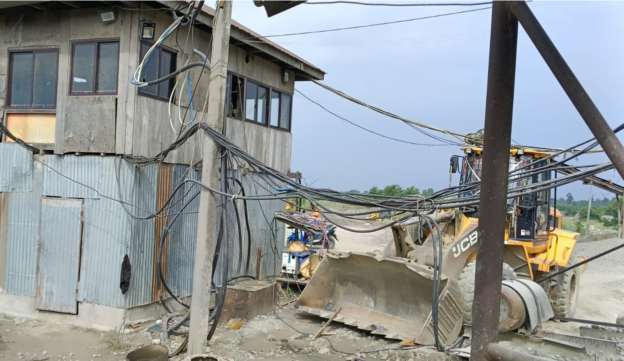 मोरङको क्रसरमा करेन्ट लागेर गोरखाका चेपाङको मृत्यु