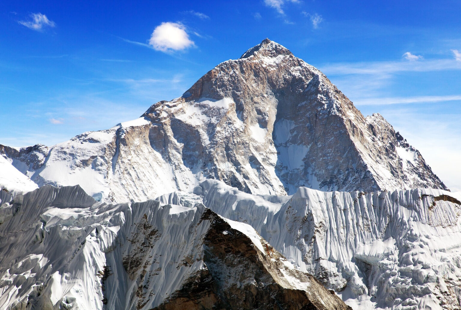 मकालु हिमाल चढ्ने क्रममा अमेरिकी नागरिकको मृत्यु