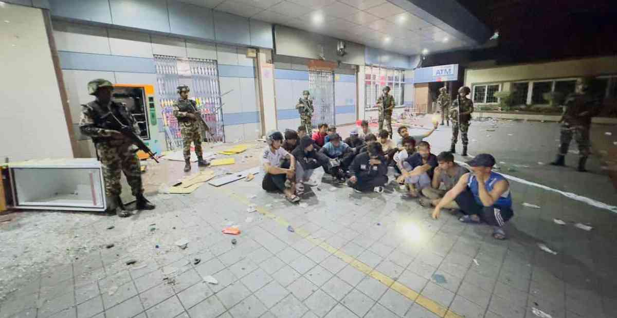 काठमाडौं र भक्तपुरमा लुटपाटमा संलग्न २६ जना पक्राउ