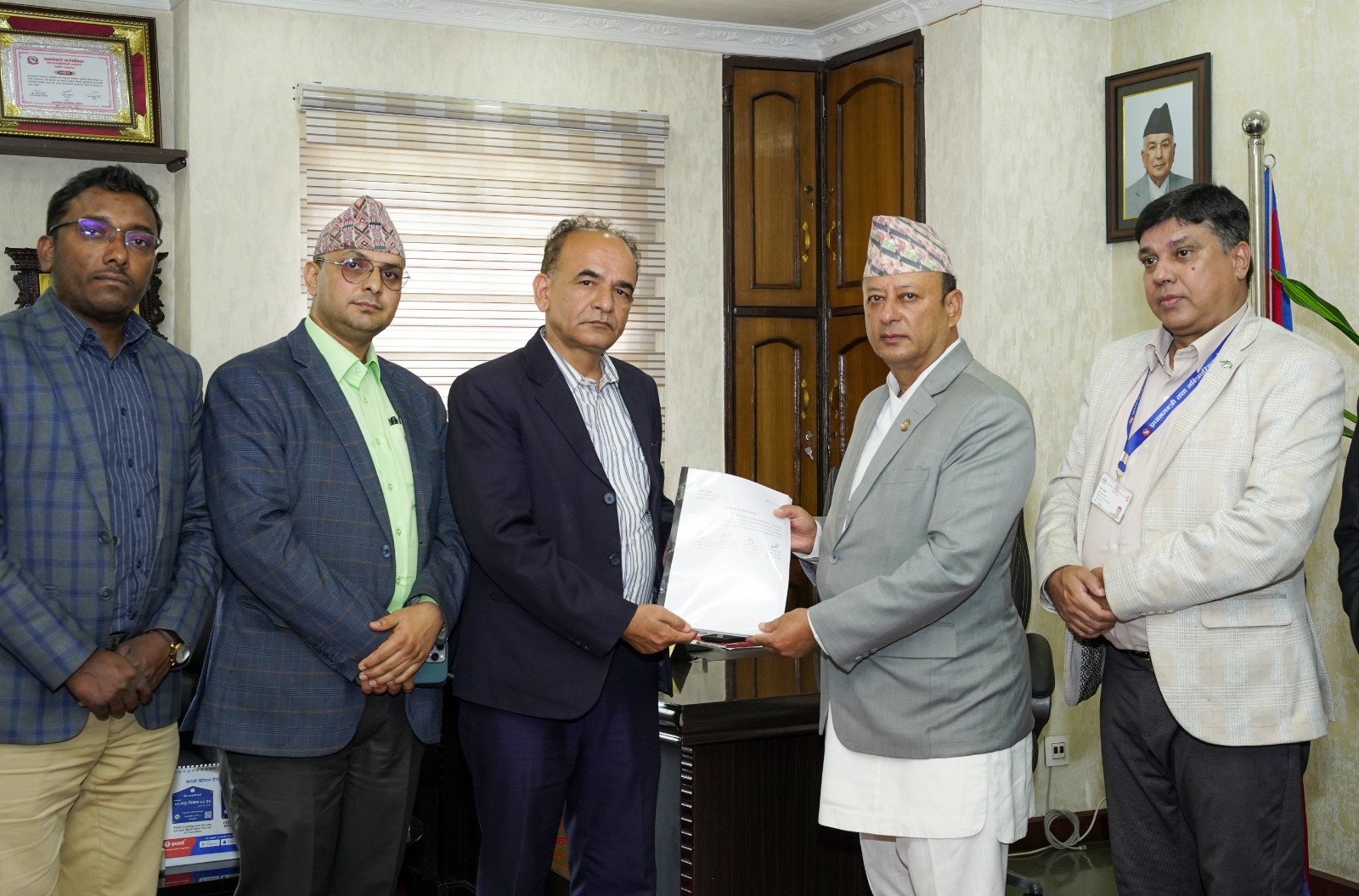 ताप्लेजुङ दुर्घटना: लापरबाही गर्ने कर्मचारीलाई कारबाही हुन्छ: मन्त्री खड्का