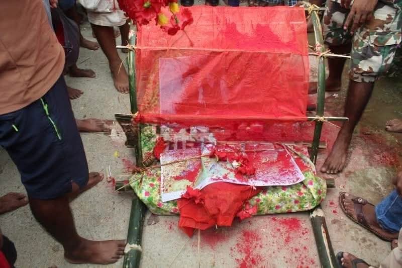 रसुवाका बाढीमा बेपत्ता प्रहरी जवानको कुशको शव बनाएर दाहसंस्कार