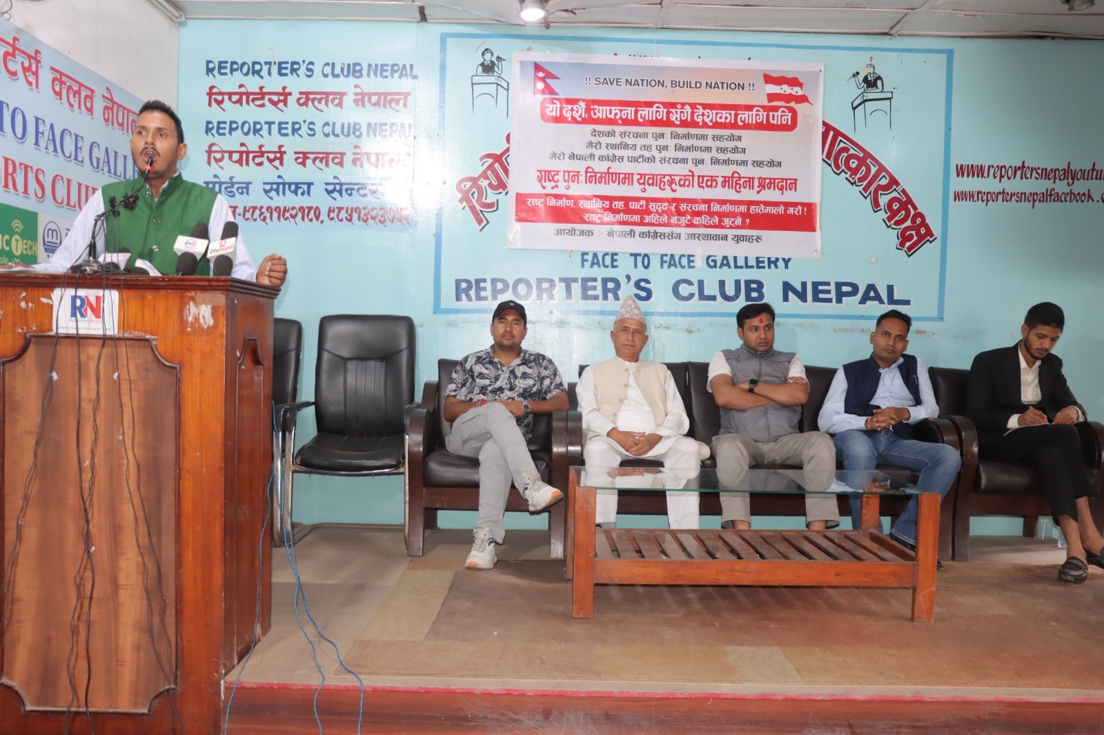 ध्वस्त संरचना पुनर्निर्माण गर्न काँग्रेसका युवाहरूले एकमहिने श्रमदान र आर्थिक दान गर्ने