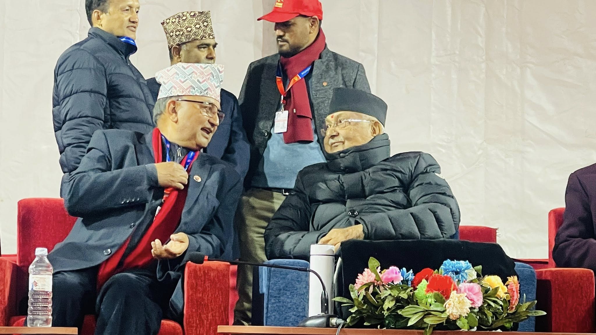 एमालेको नेतृत्व चयनका लागि आज मतदान