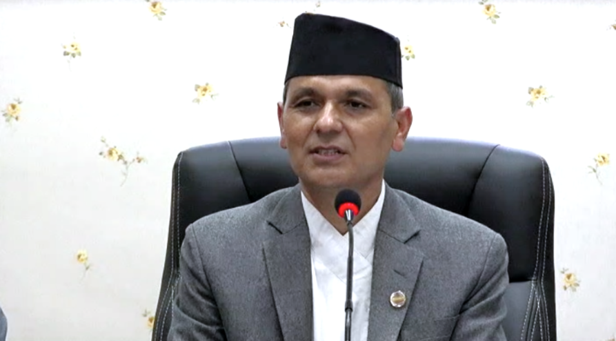 गृहमन्त्री अर्यालले सुरक्षा निकायका प्रमुखहरुसँग गरे छलफल