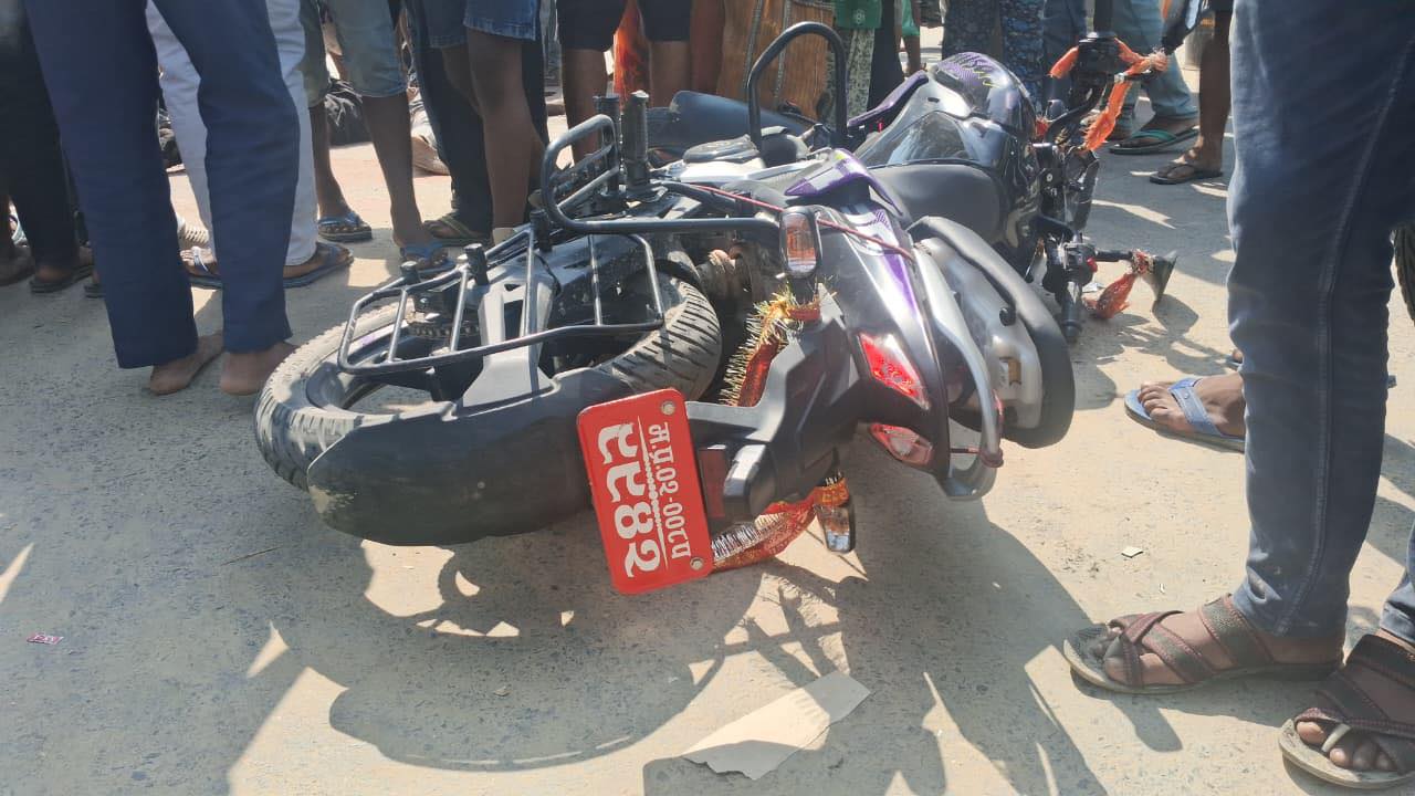 भारतीय बजारमा नेपाली मोटरसाइकल दुर्घटना, दुई जनाको मृत्यु