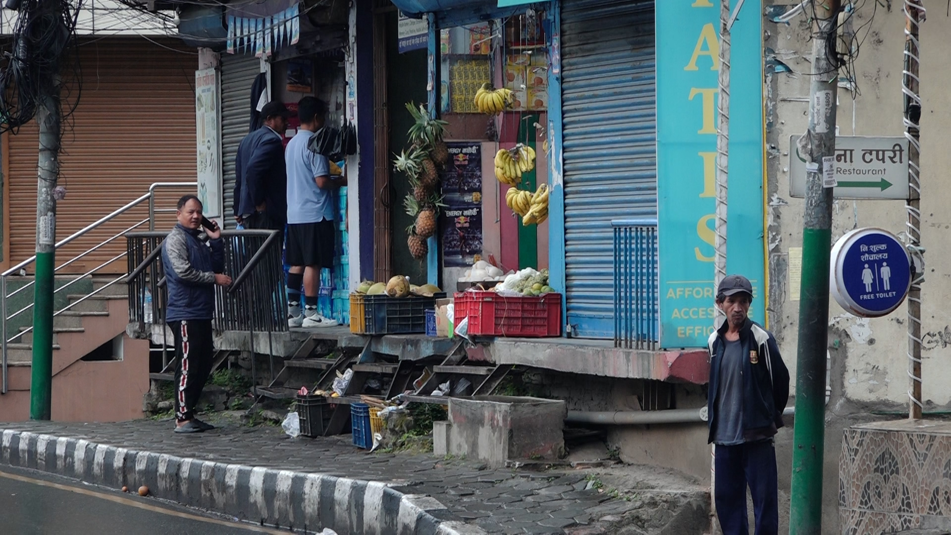 सर्वसाधारण भन्छन् : निषेधाज्ञा खोल्नुपर्छ, गरिखान पाउनुपर्छ