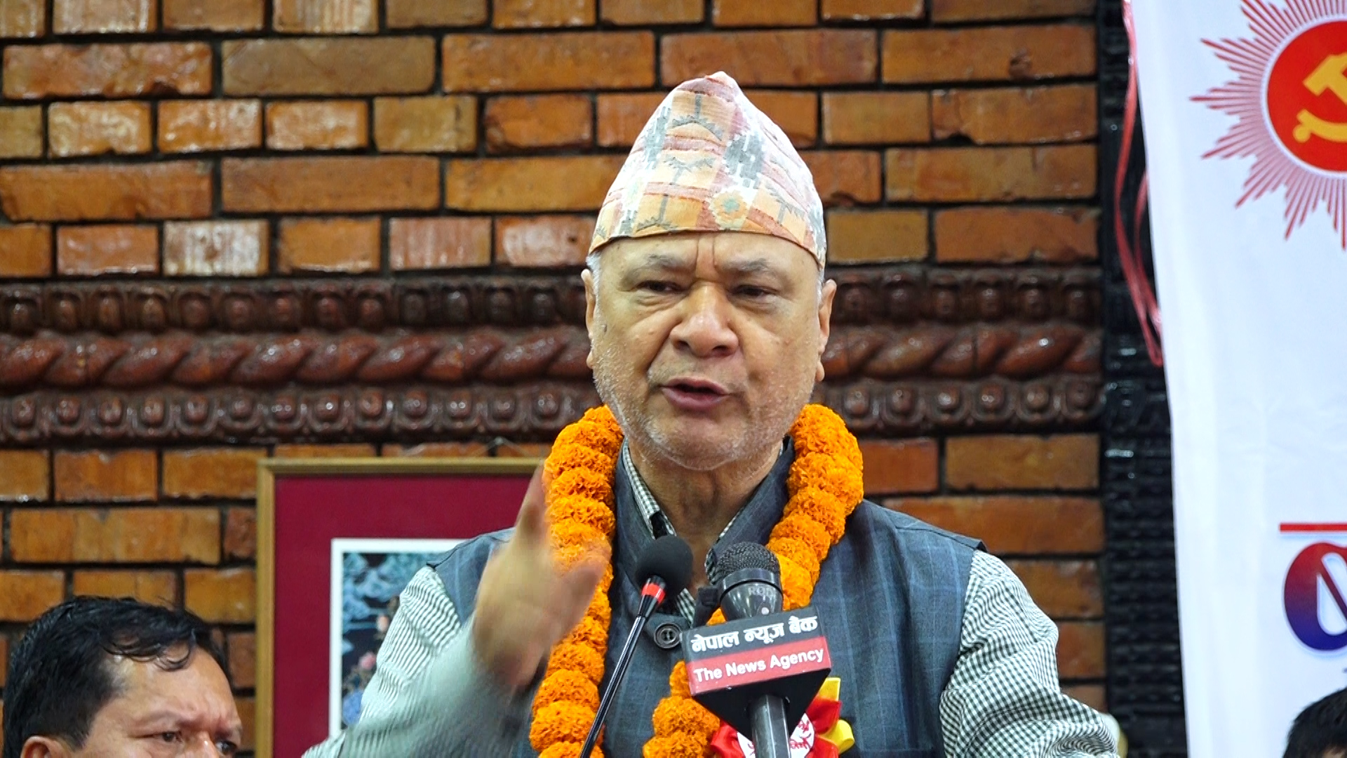 काठमाडौँका  ८० प्रतिशत युवाले बिना जागिर घरमै बसेर महिनामा दुई लाख कमाउँछन् : शिक्षामन्त्री पन्त