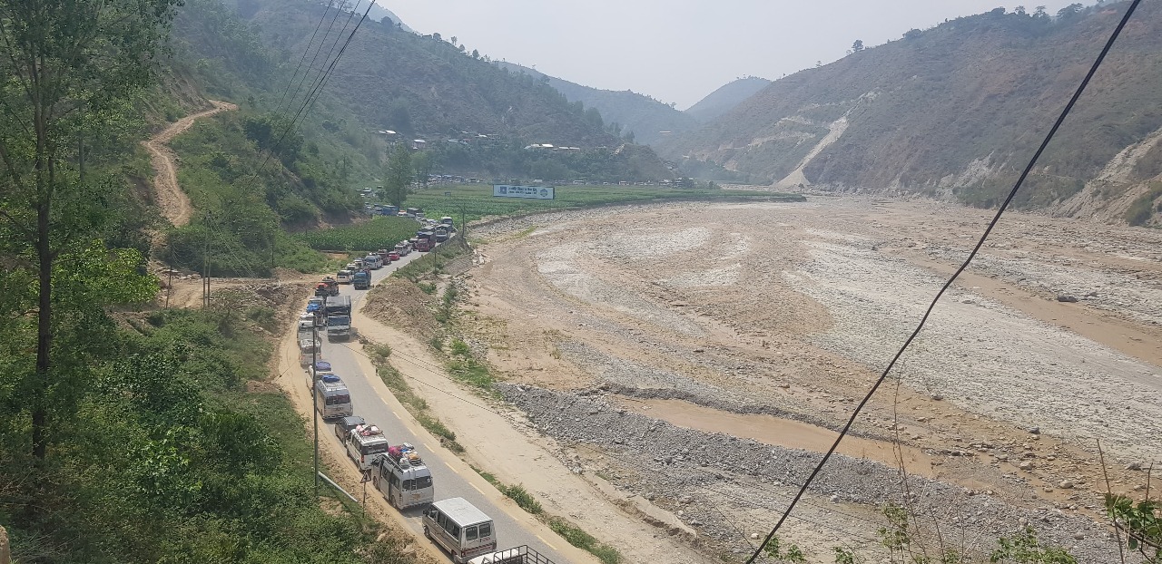 यस्तो छ बिपी राजमार्गमा वर्षामा पनि यातायात साधन सञ्चालन गर्ने योजना