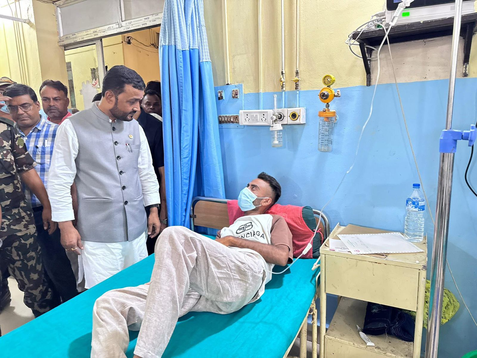 हैजा रोगीहरूको अवस्था बुझ्न मन्त्री यादव वीरगञ्जका विभिन्न अस्पतालमा