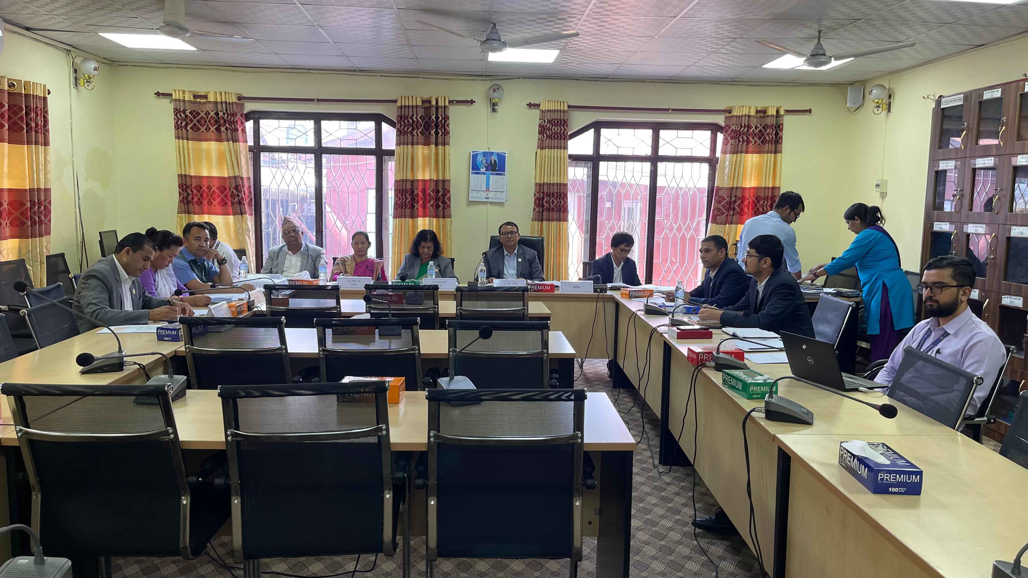 कुलिङ पिरियडमा छलफल गर्न छानबिन समितिको बैठक जारी