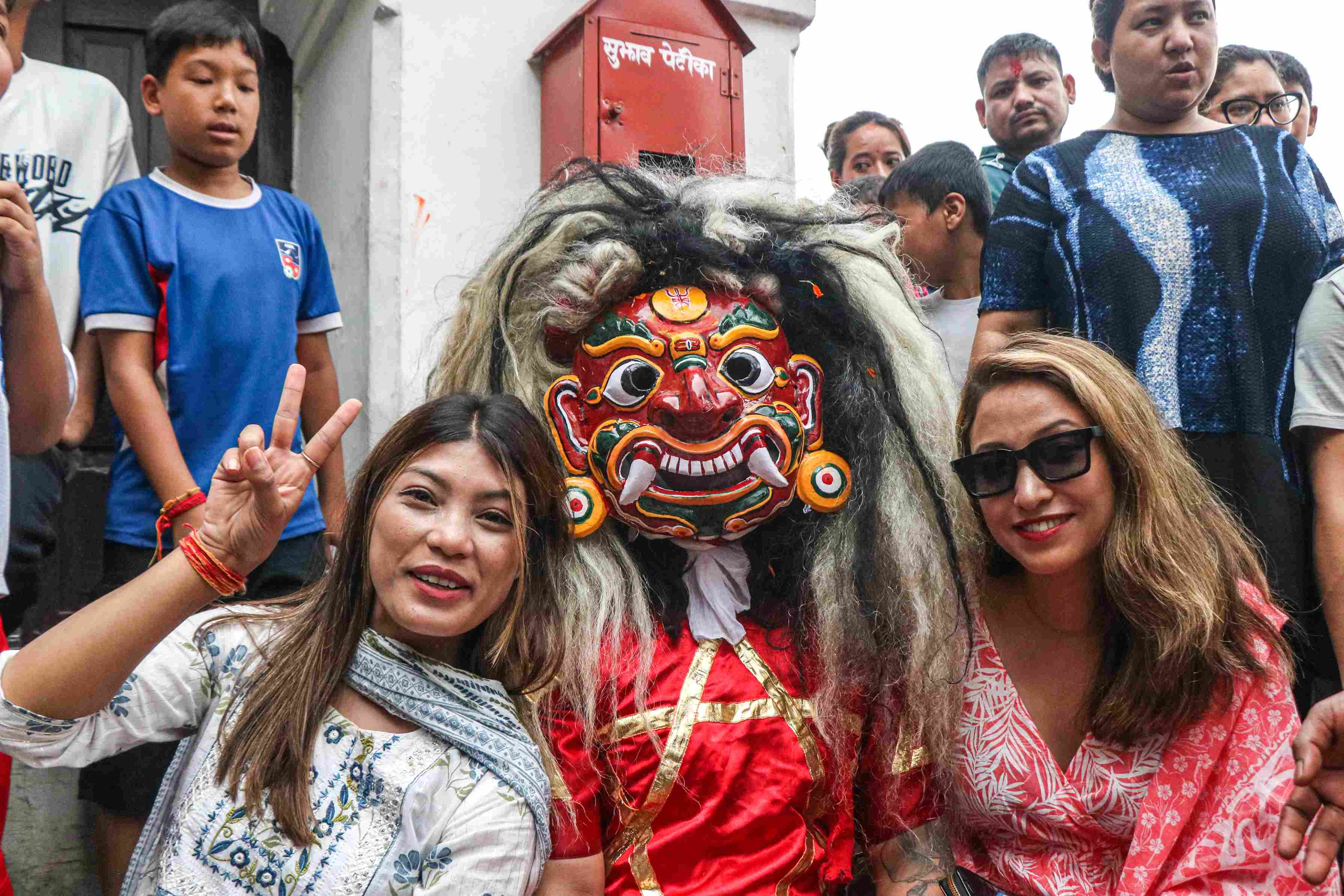 जयबागेश्वरीमा देखाइयो लाखे नाच (फोटो)