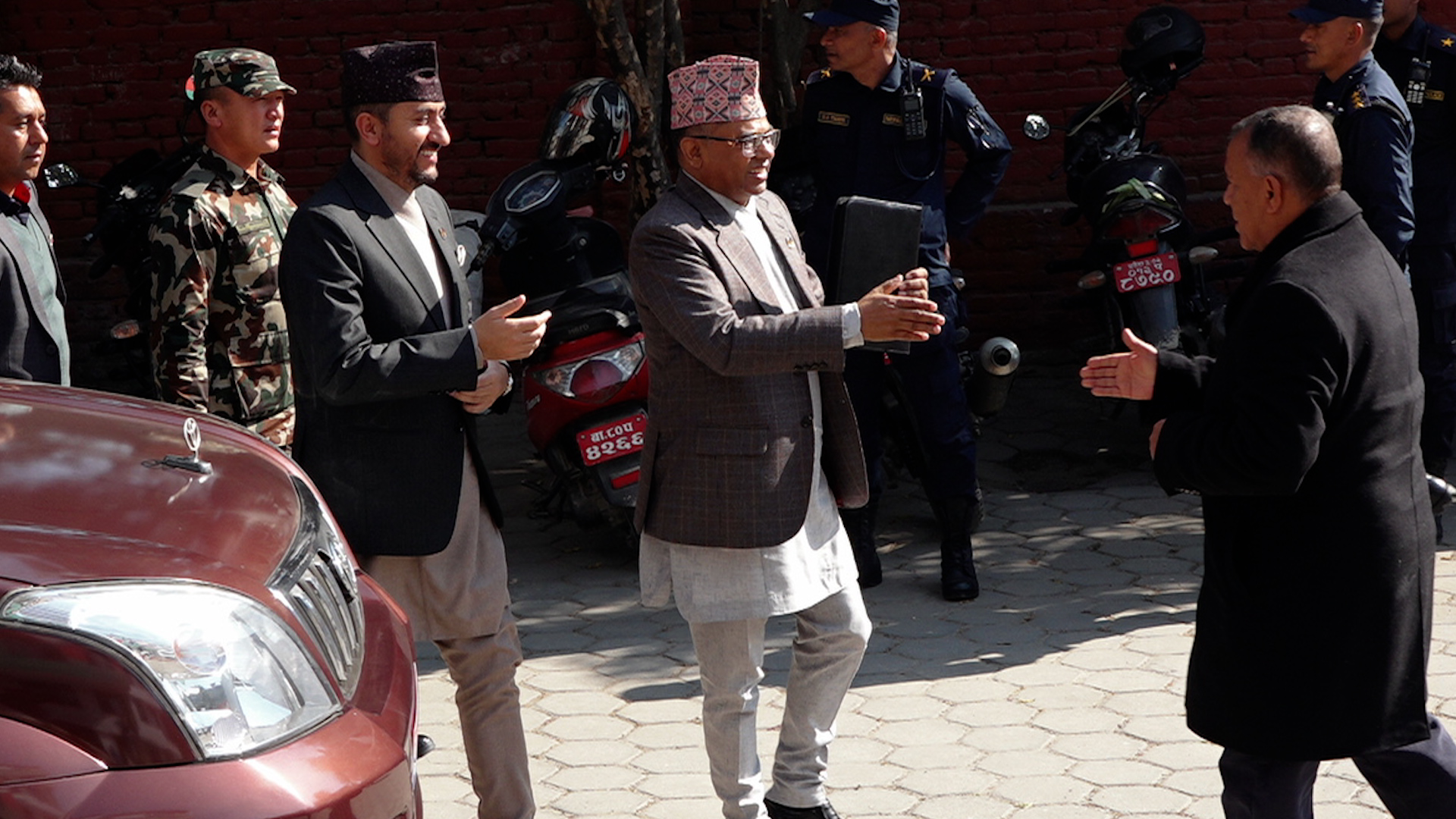 राजनीतिक संवाद समितिको टोलीद्वारा कांग्रेस पार्टी कार्यालयको अनुगमन