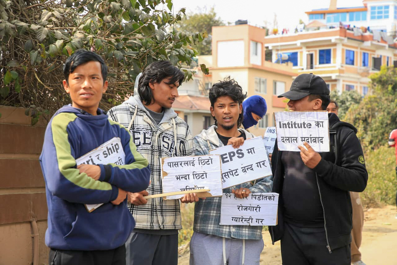 भाषा परीक्षा पास गरेको दुई वर्षसम्म पनि कोरिया जान नपाएपछि युवाहरू आन्दोलित (तस्बिरहरू)