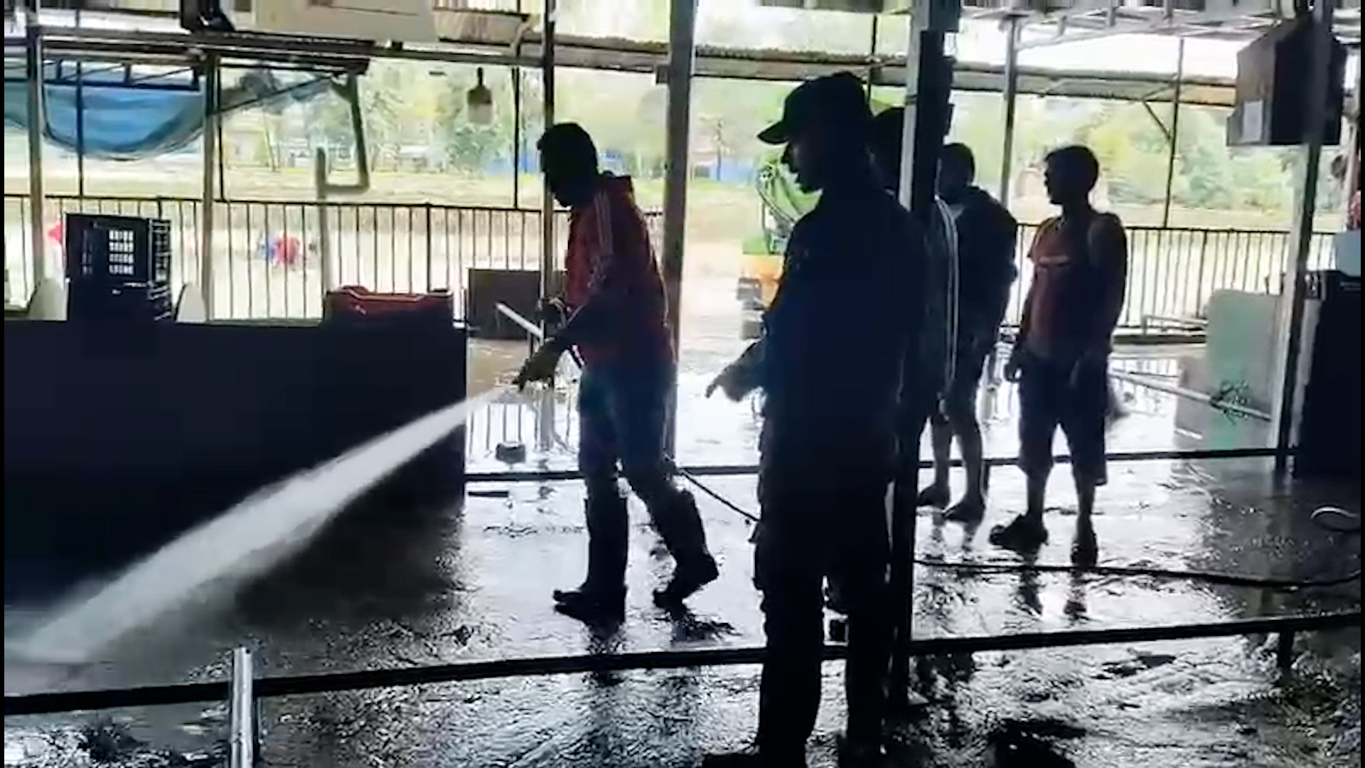 काठमाडौंका बाढीपीडित क्षेत्रमा सफाइ जारी