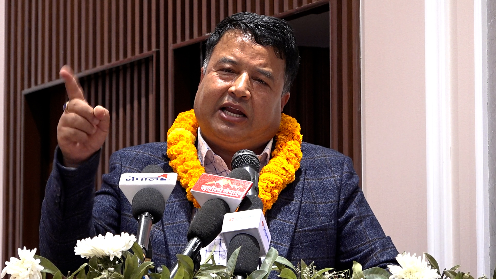 प्रधानमन्त्री  'सुशीला आमा'को केही दिनभित्र राजीनामा आउँछ : महेश बस्नेत