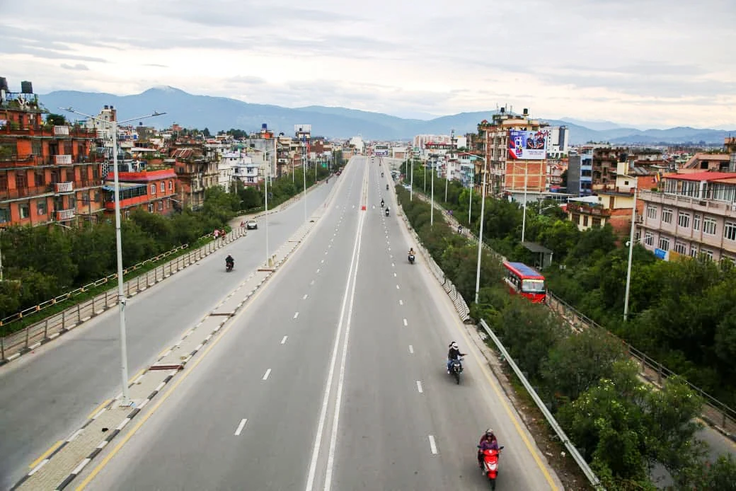 दशैंको रौनक : गाउँघर फर्किने बढेपछि काठमाडौंका सडक सुनसान बन्दै (तस्बिरहरु)