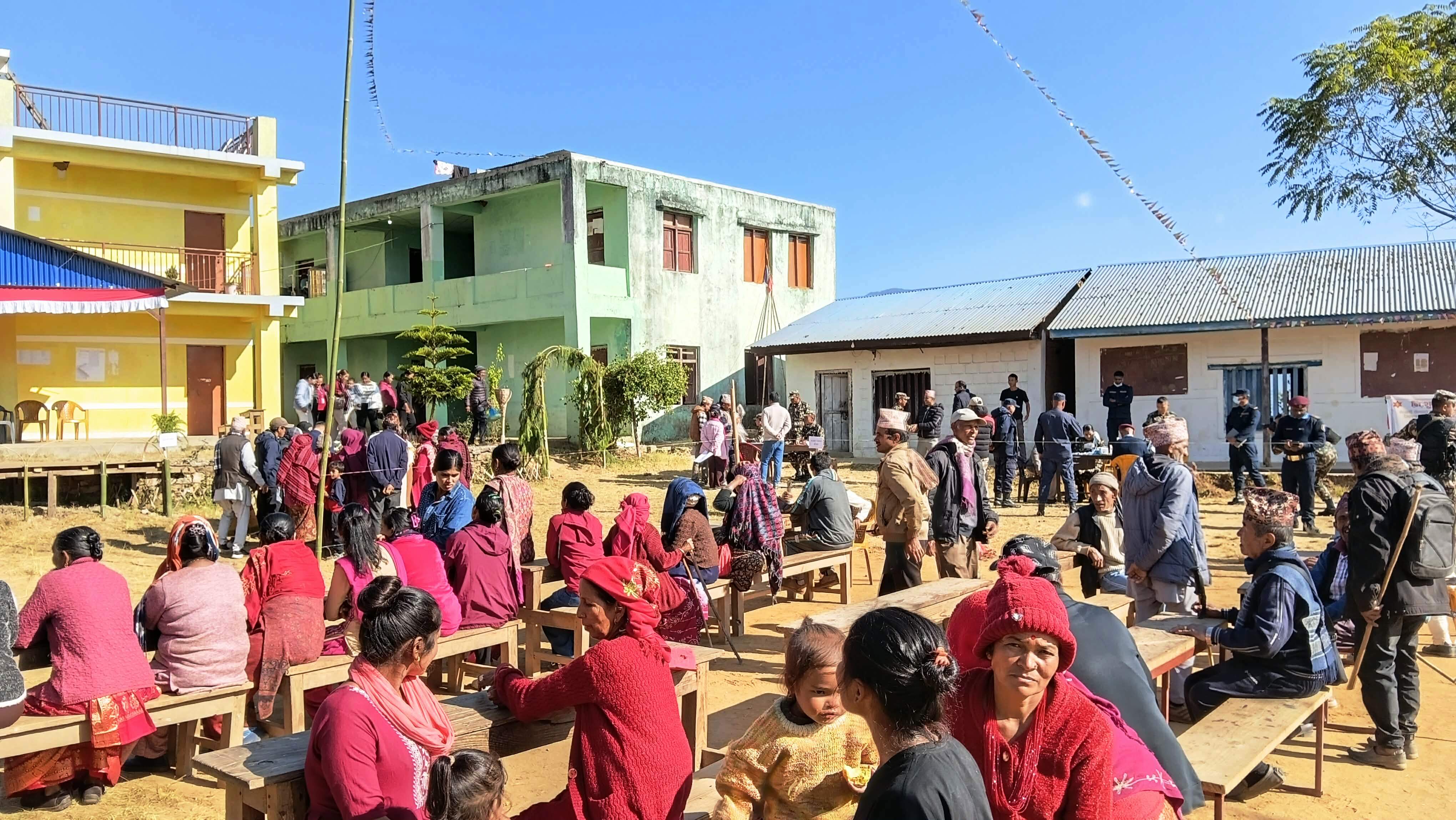 भोजपुरमा सेनाको निःशुल्क स्वास्थ्य शिविरमार्फत ४४३ जनाले पाए सेवा