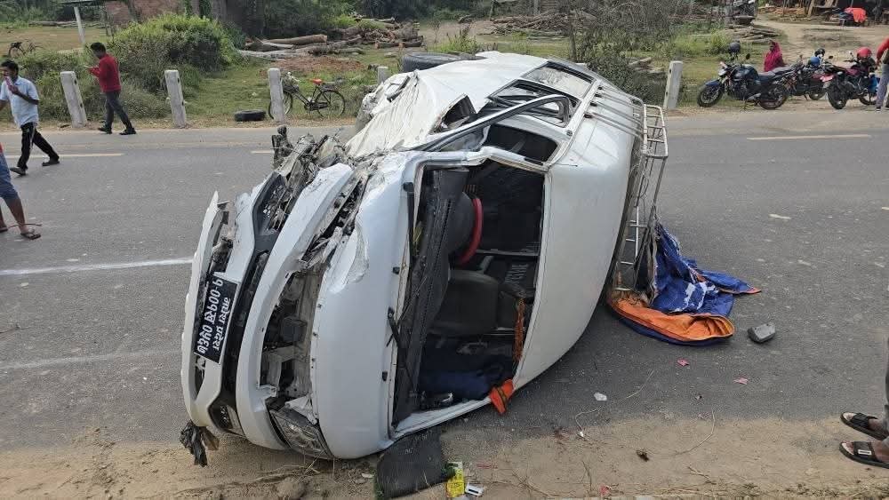 कार, हाइस, मोटरसाइकल र विङर एकआपसमा ठोकिँदा १० जना घाइते