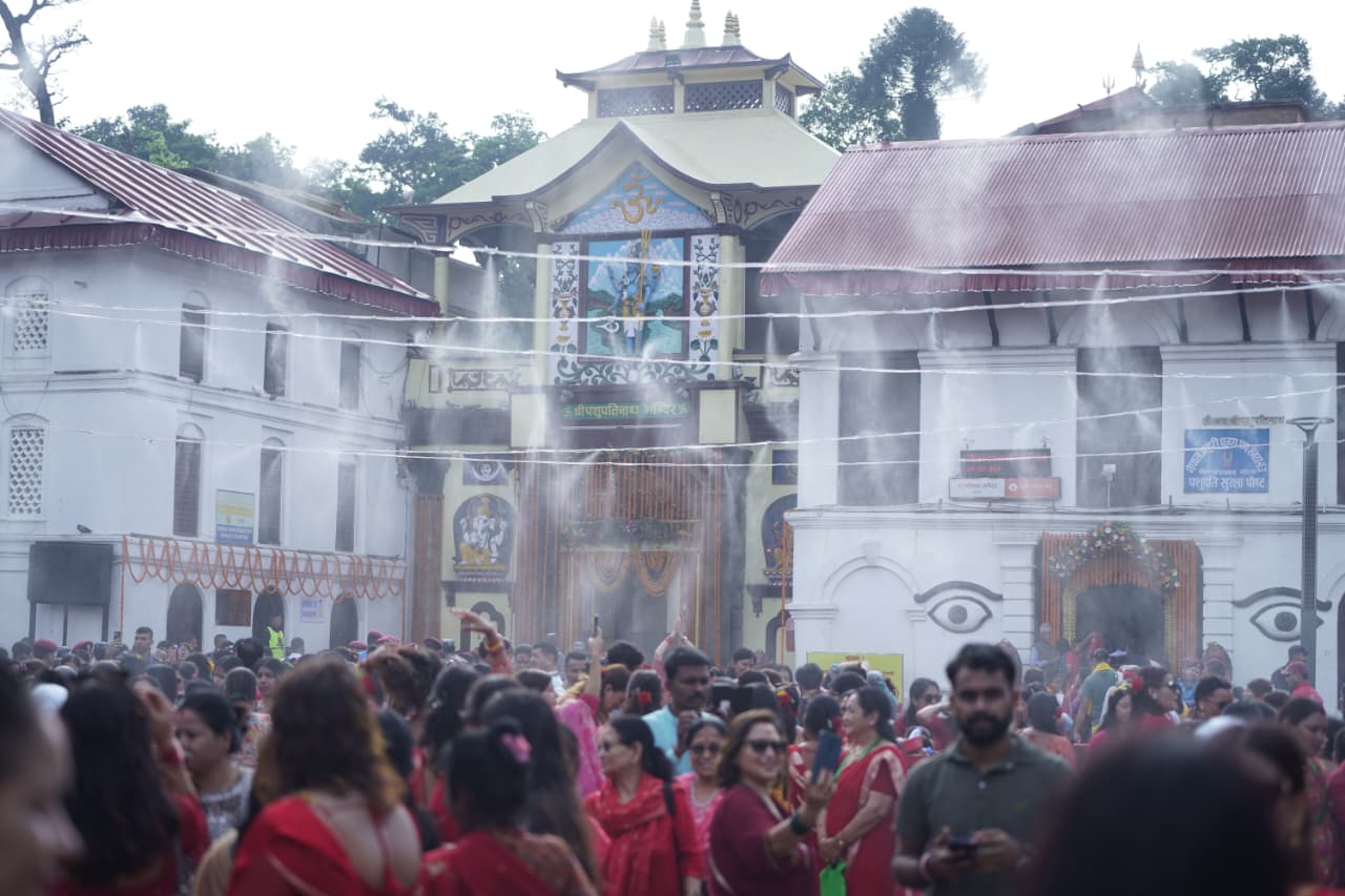 पशुपतिनाथमा कृत्रिम वाटर ड्रपलेट