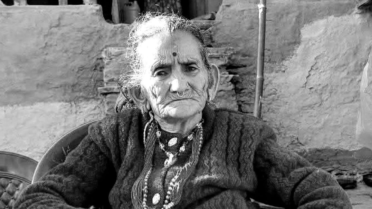 बाजुराका प्रतिनिधि सभा उम्मेदवार एमाले नेता थापालाई मातृशोक